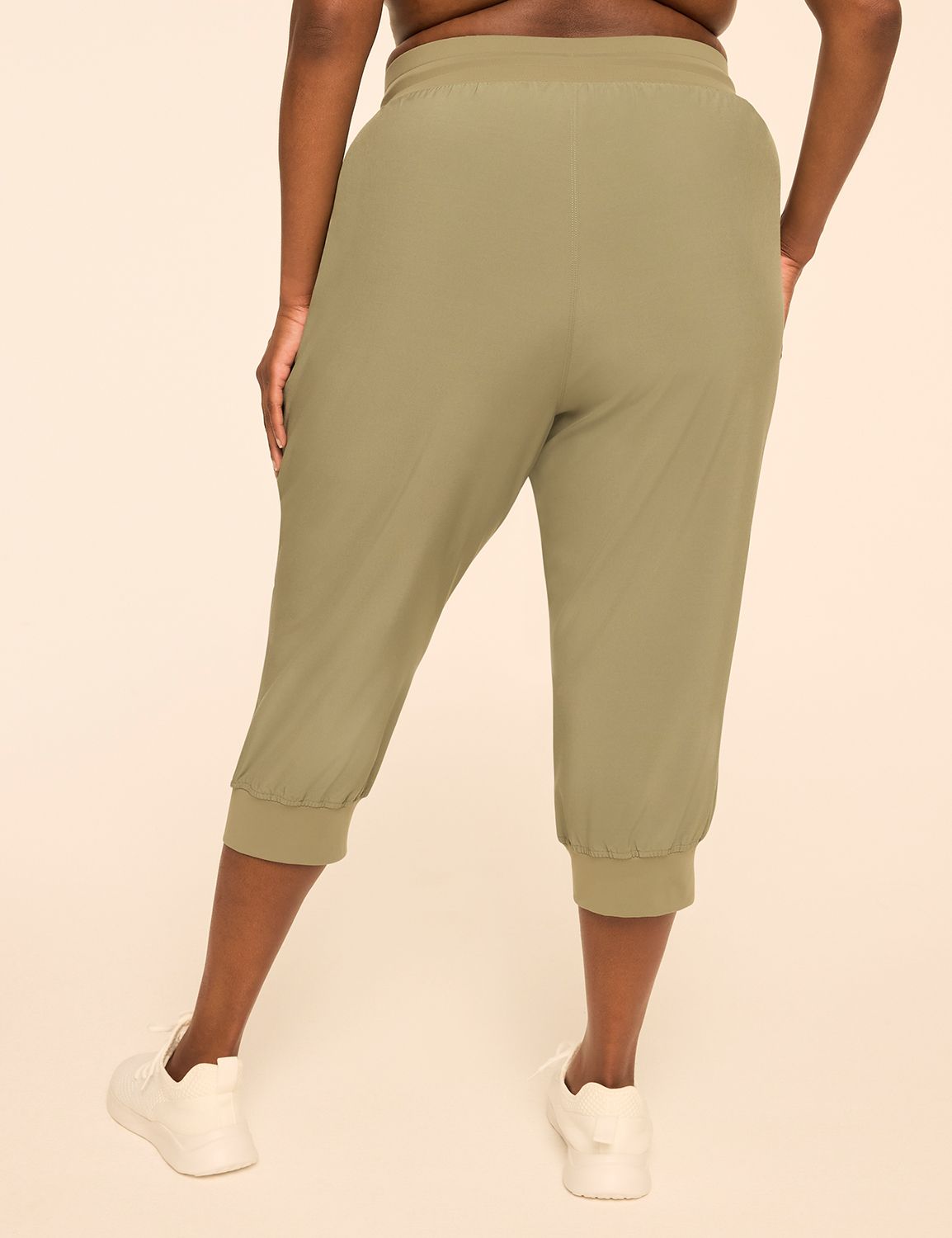 LIVI Stretch Woven Capri Jogger